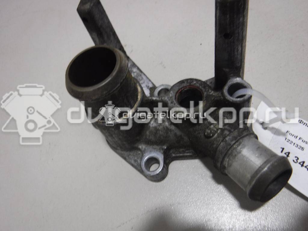 Фото Фланец двигателя системы охлаждения  1221325 для Ford Fiesta / Focus / Puma Ec {forloop.counter}}