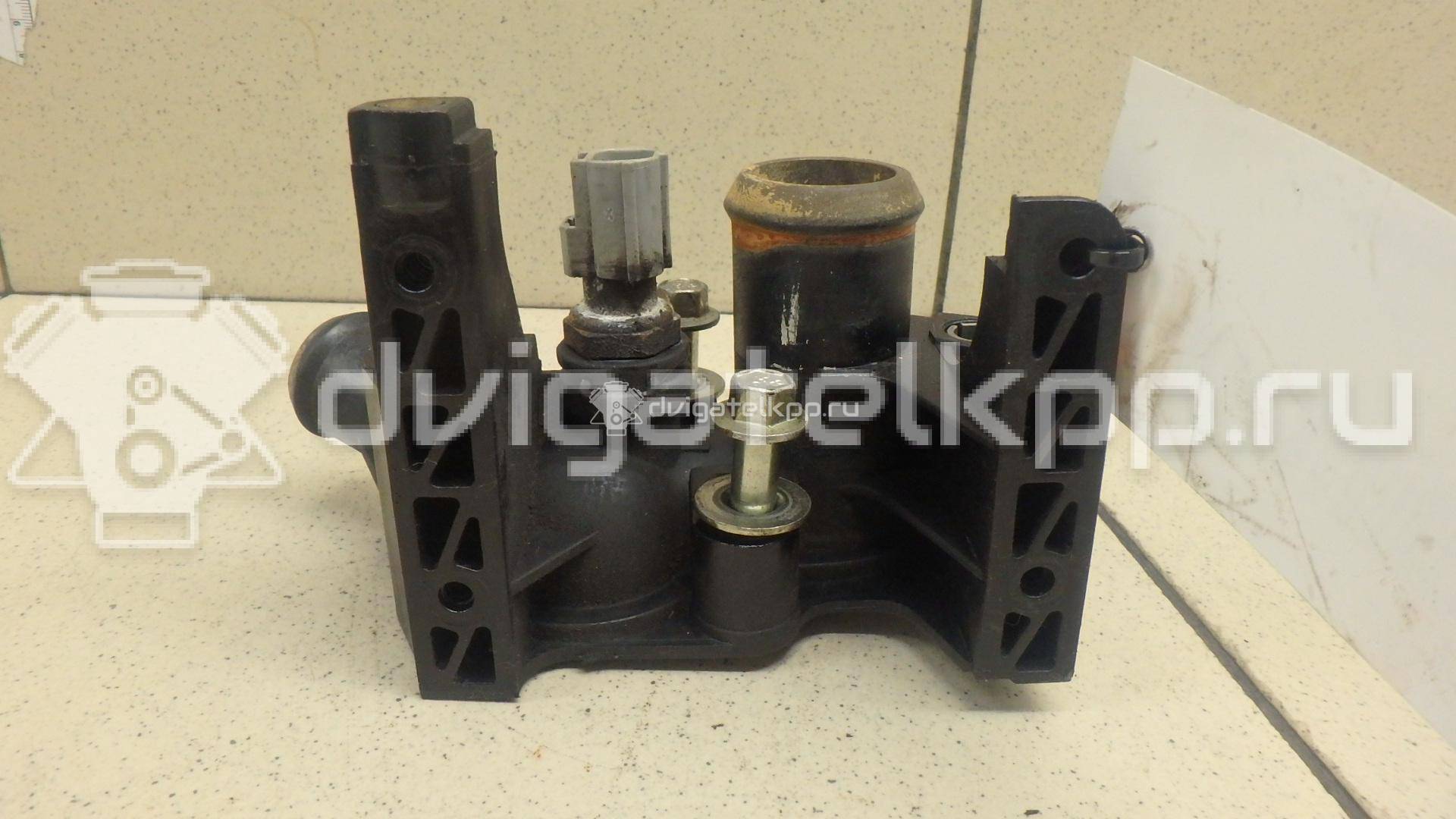 Фото Фланец двигателя системы охлаждения  1531004 для Ford Fiesta / Focus / Puma Ec / Fusion Ju {forloop.counter}}