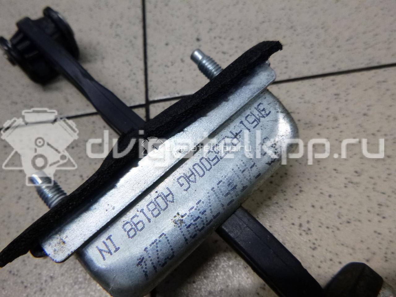 Фото Ограничитель двери  1641573 для Ford Focus / Kuga / C-Max {forloop.counter}}
