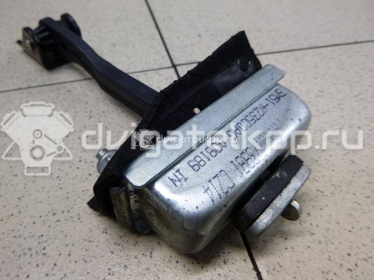 Фото Ограничитель двери  1641573 для Ford Focus / Kuga / C-Max {forloop.counter}}