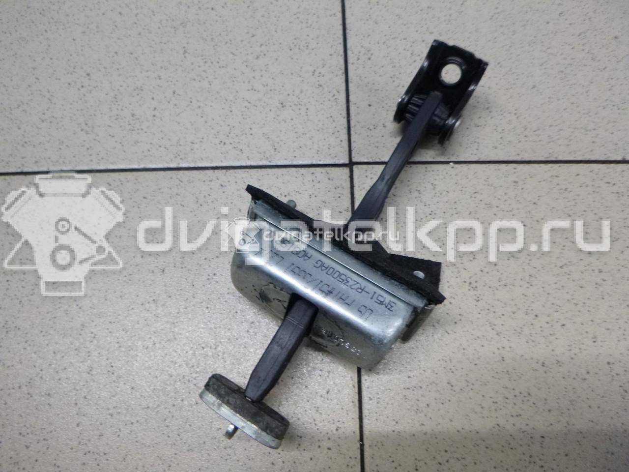 Фото Ограничитель двери  1641573 для Ford Focus / Kuga / C-Max {forloop.counter}}