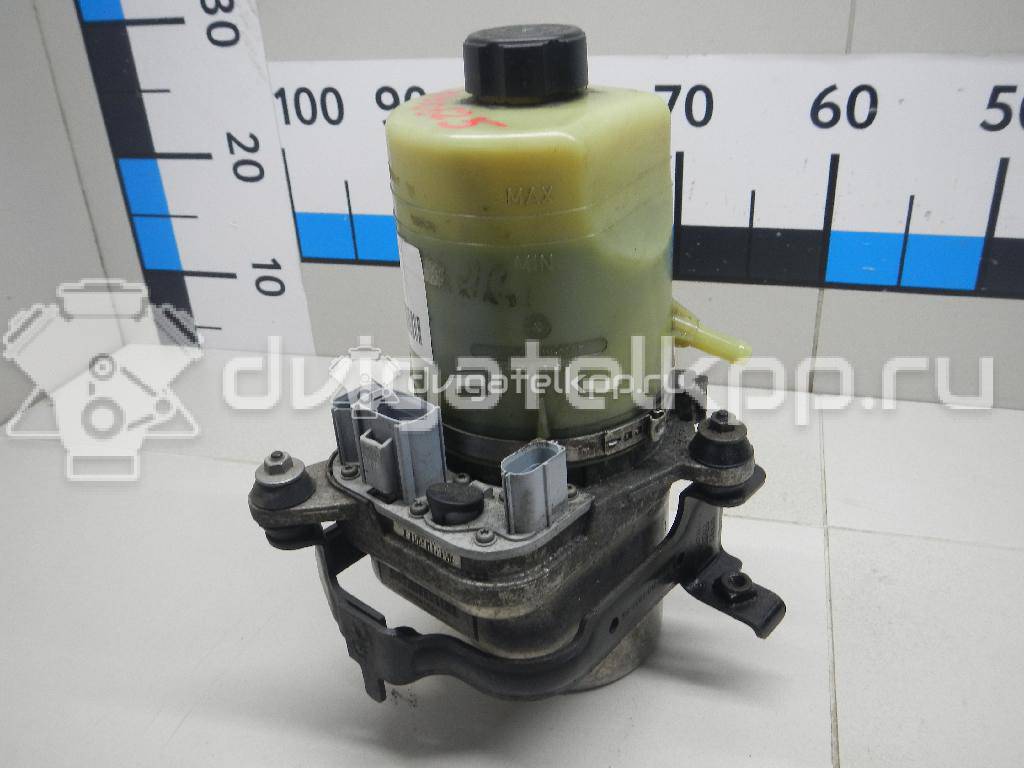 Фото Насос гидроусилителя  1743471 для Ford Fiesta / Focus / Kuga / C-Max {forloop.counter}}