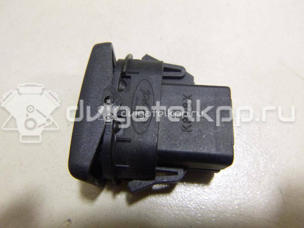 Фото Кнопка стеклоподъемника  1223143 для Ford Focus {forloop.counter}}