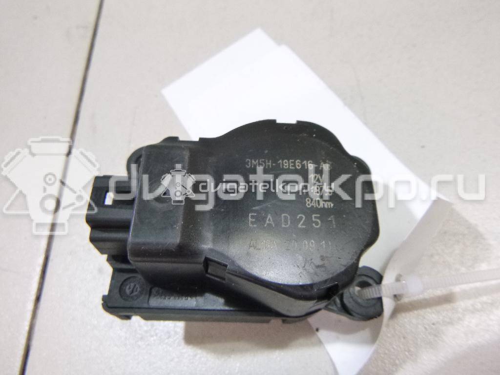 Фото Моторчик заслонки отопителя  3m5h19e616ab для Ford Focus / Tourneo / C-Max / Galaxy / Kuga {forloop.counter}}