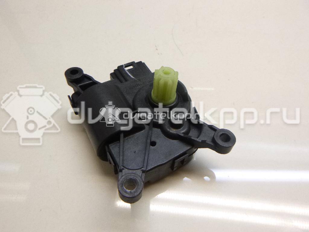 Фото Моторчик заслонки отопителя  av6n19b634aa для Ford Focus / Tourneo / Transit / C-Max {forloop.counter}}