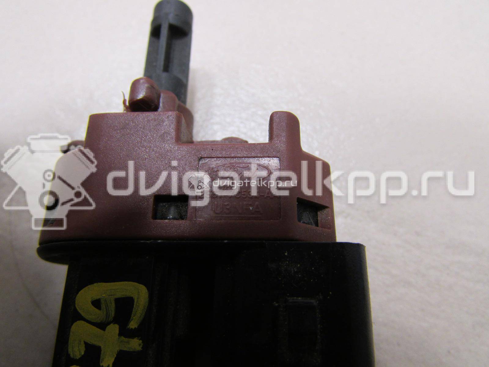 Фото Датчик педали сцепления  2S6T7C534AA для Ford Fiesta / Focus / Galaxy / Cougar Ec / Fusion Ju {forloop.counter}}