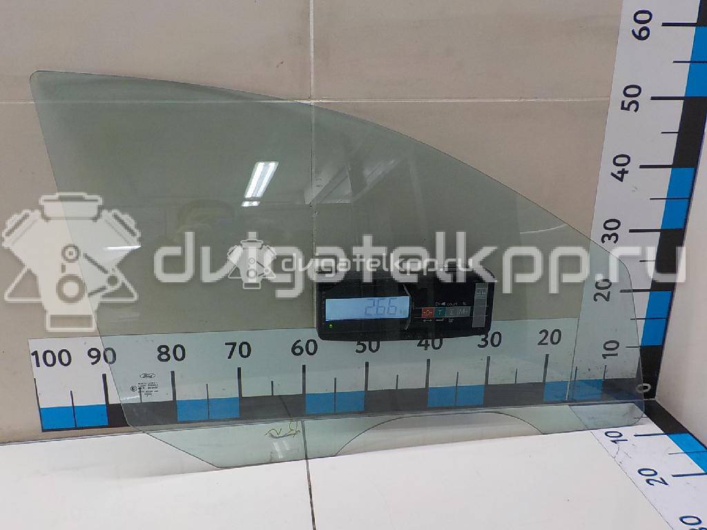 Фото Стекло двери передней правой  1088904 для Ford Focus {forloop.counter}}
