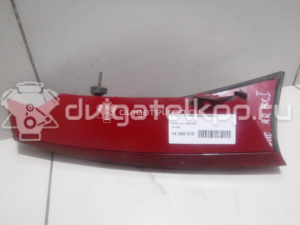 Фото Фонарь задний правый  1214226 для Ford Focus {forloop.counter}}