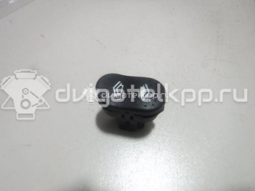 Фото Кнопка стеклоподъемника  1324939 для Ford Focus {forloop.counter}}
