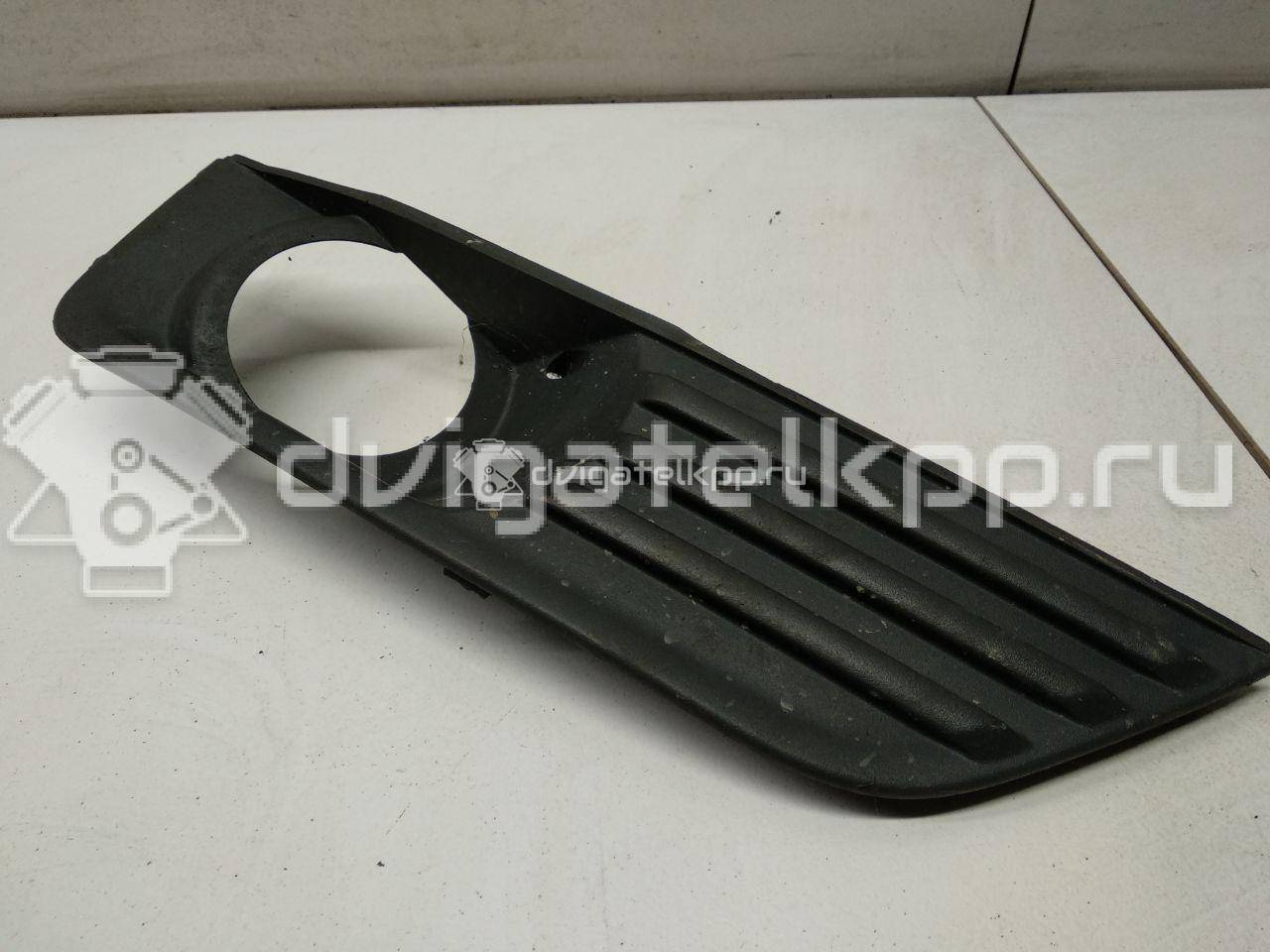 Фото Решетка в бампер правая  4M5119952AE для Ford Focus {forloop.counter}}