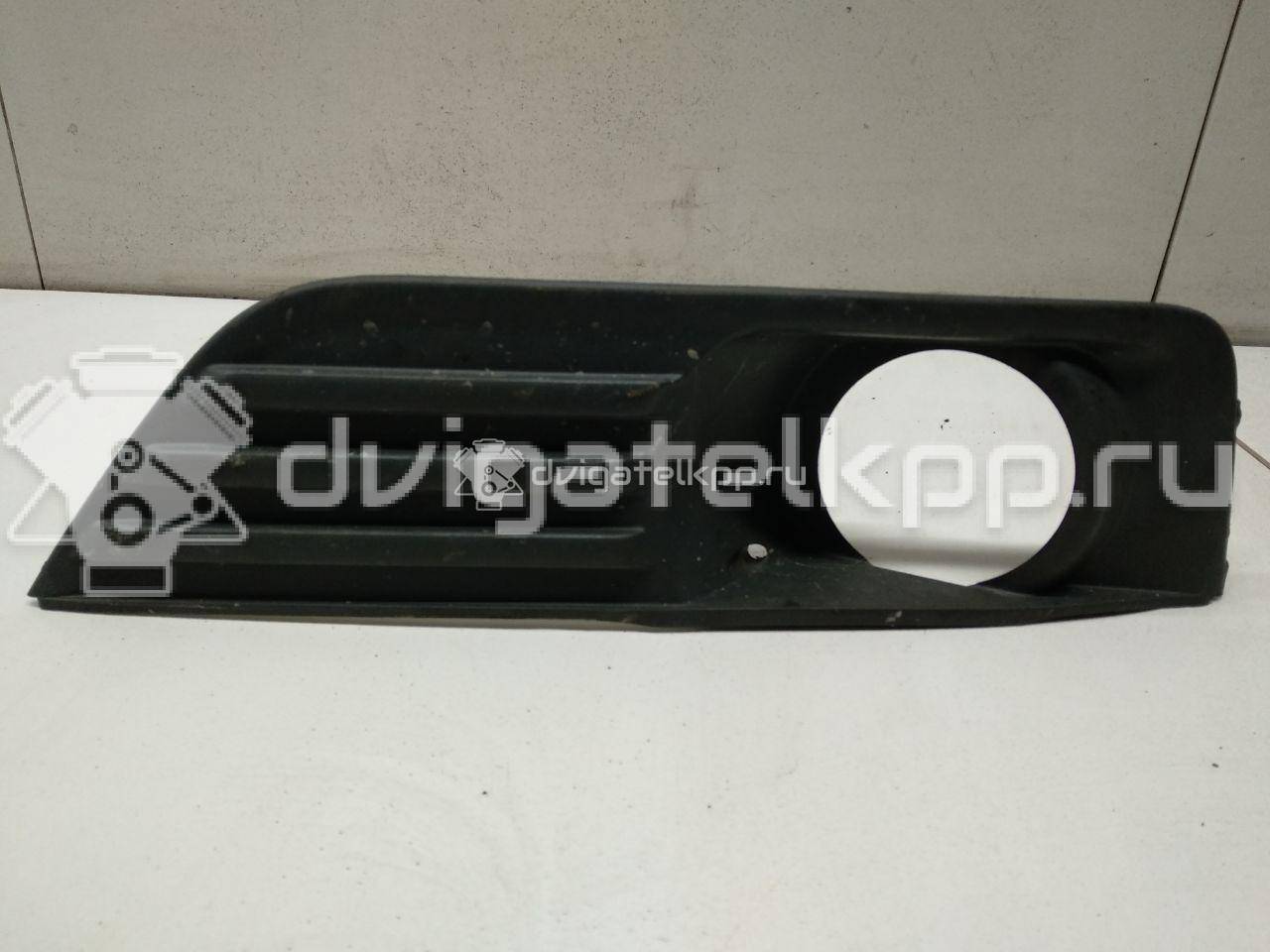 Фото Решетка в бампер правая  4M5119952AE для Ford Focus {forloop.counter}}