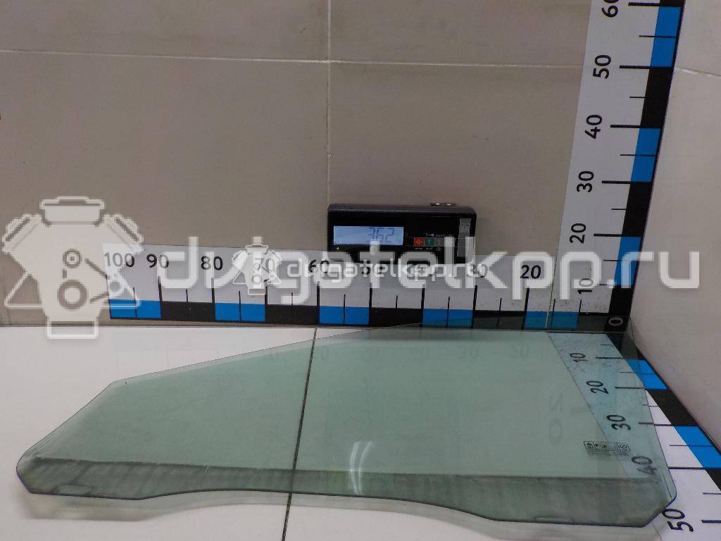 Фото Стекло двери передней правой  1342622 для Ford Focus {forloop.counter}}