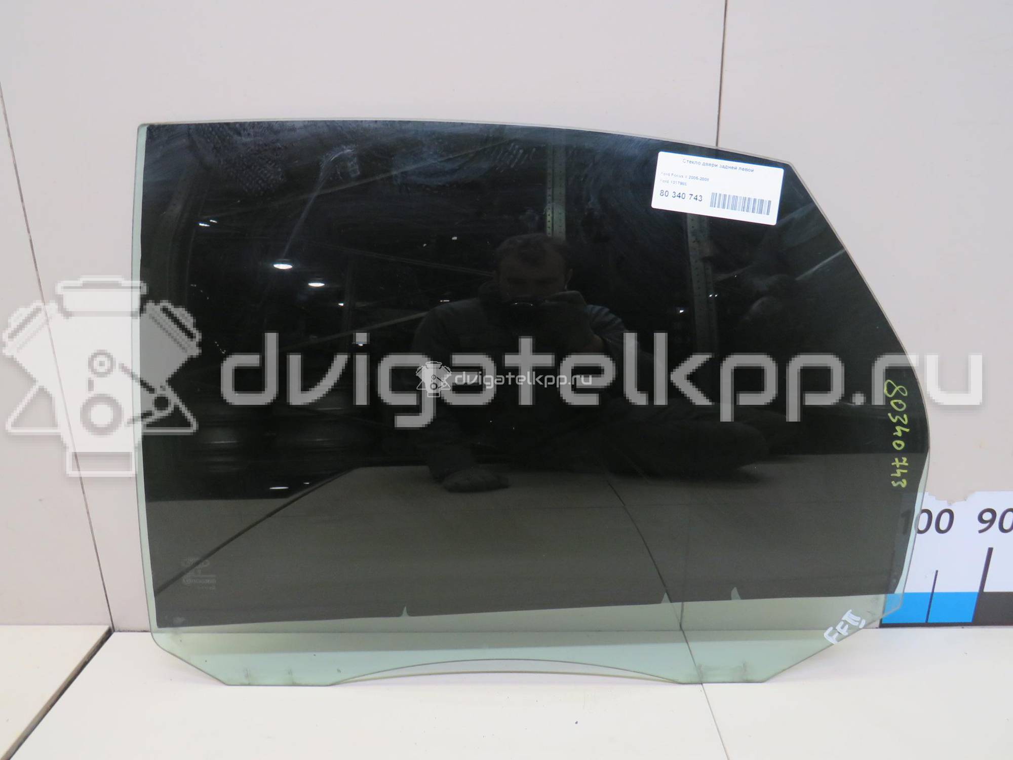 Фото Стекло двери задней левой  1317985 для Ford Focus {forloop.counter}}
