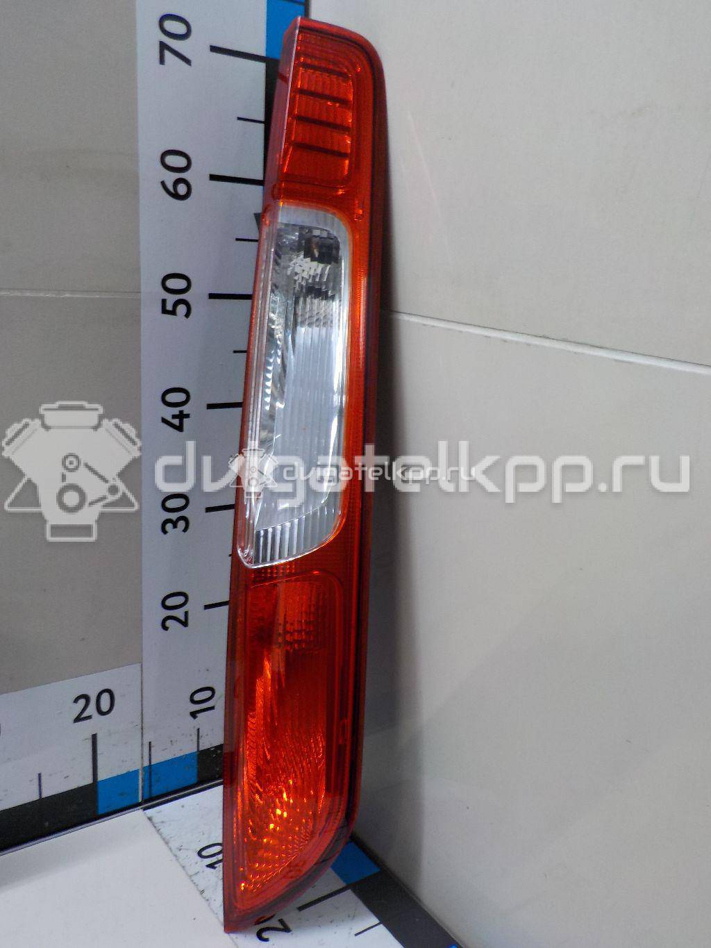 Фото Фонарь задний правый  1420450 для Ford Focus {forloop.counter}}