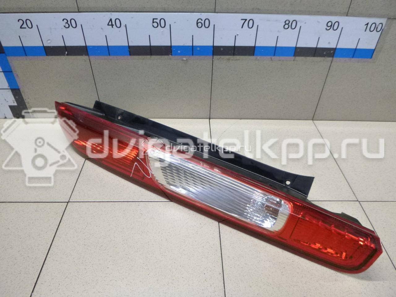Фото Фонарь задний правый  1420450 для Ford Focus {forloop.counter}}