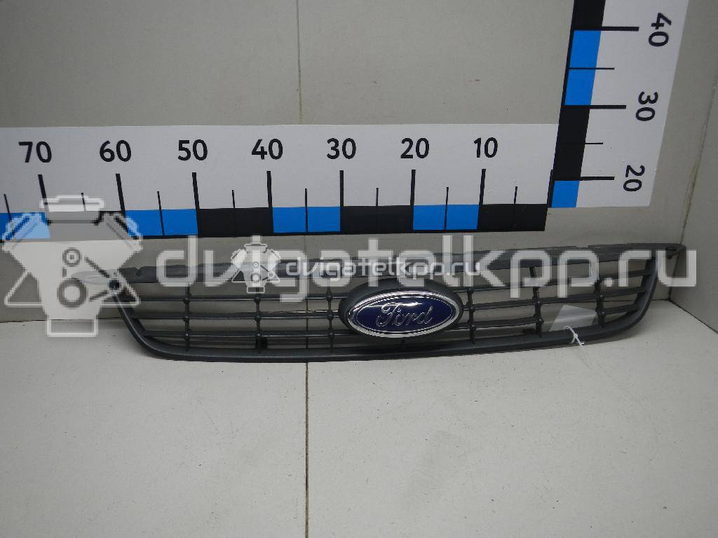 Фото Решетка радиатора  1676410 для Ford Focus {forloop.counter}}