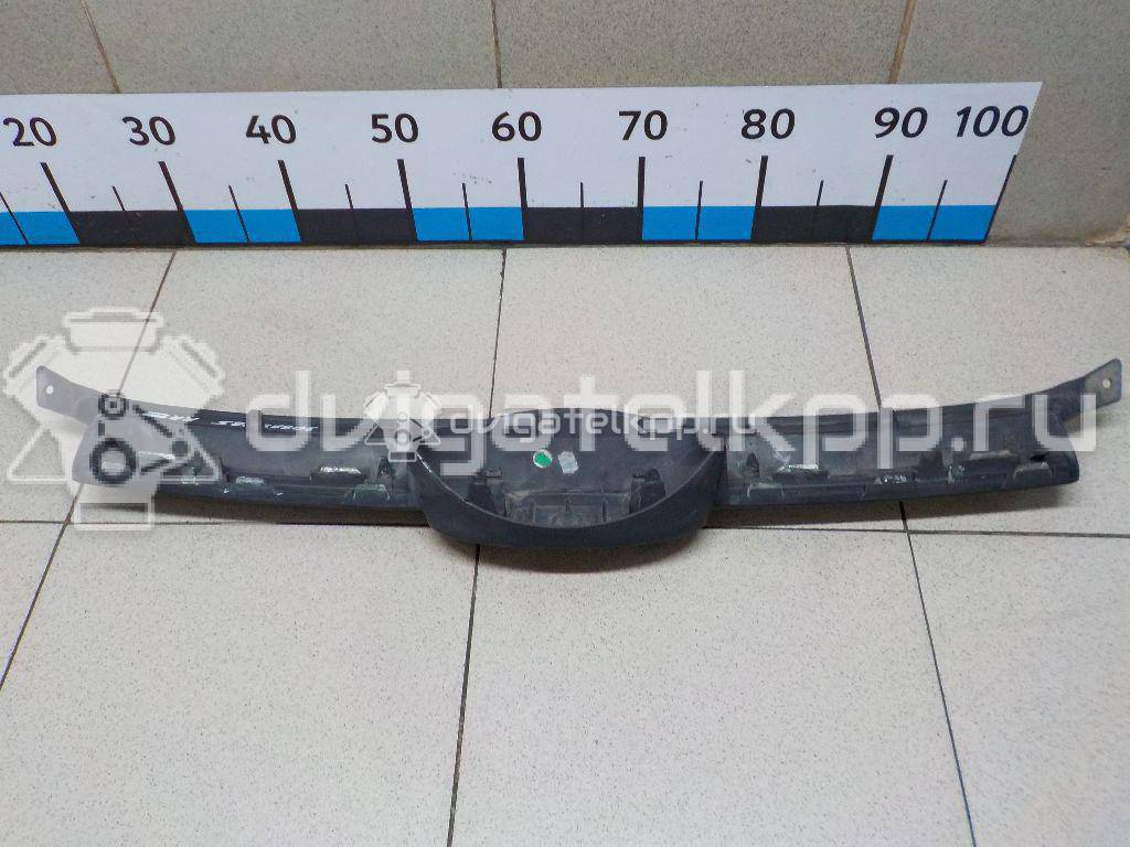 Фото Решетка радиатора  1718747 для Ford Focus {forloop.counter}}