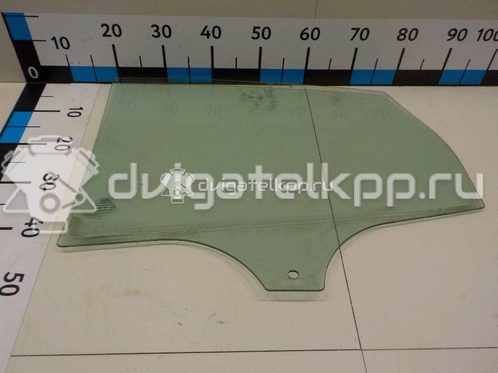 Фото Стекло двери задней правой  1706321 для Ford Focus {forloop.counter}}