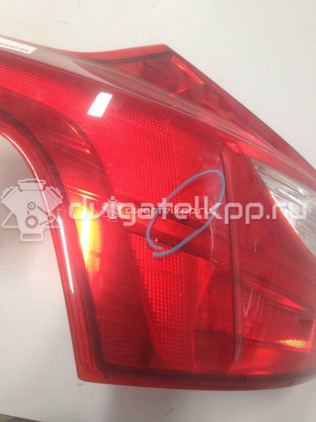 Фото Фонарь задний левый  1825321 для Ford Focus {forloop.counter}}