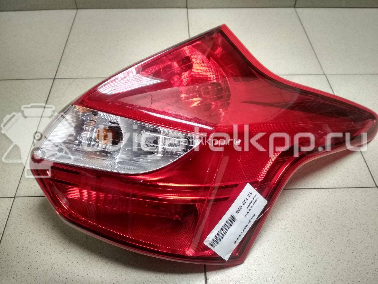 Фото Фонарь задний правый  1825318 для Ford Focus {forloop.counter}}