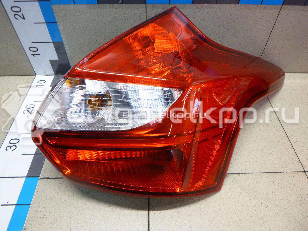 Фото Фонарь задний правый  1825318 для Ford Focus {forloop.counter}}