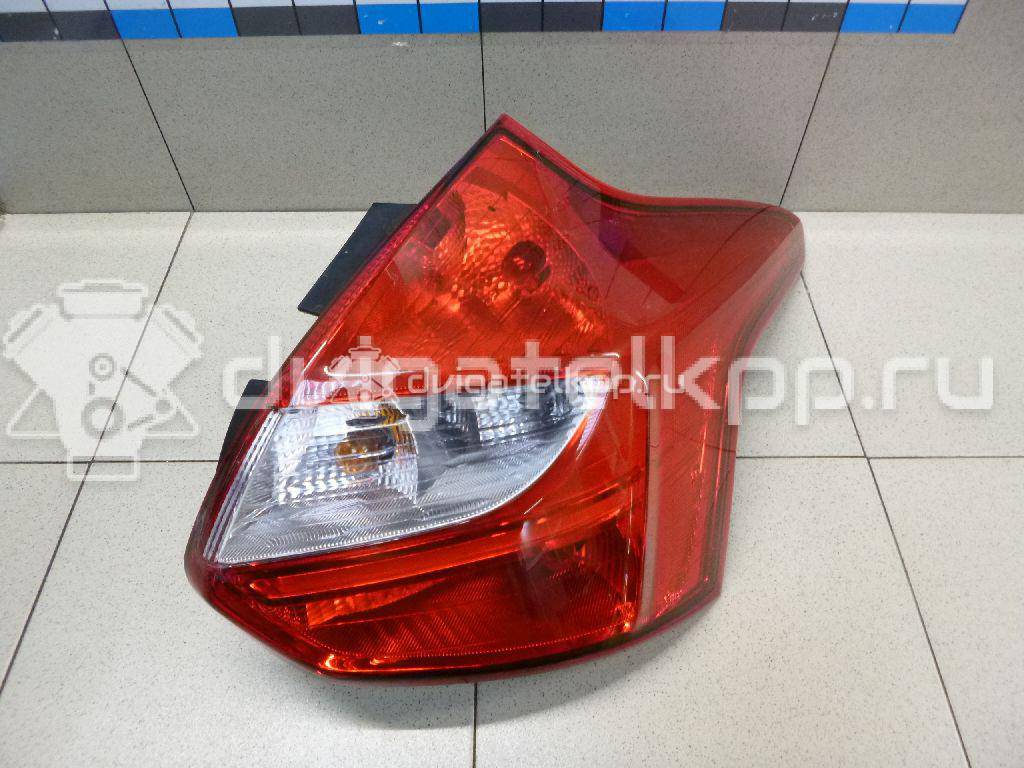 Фото Фонарь задний правый  1825318 для Ford Focus {forloop.counter}}