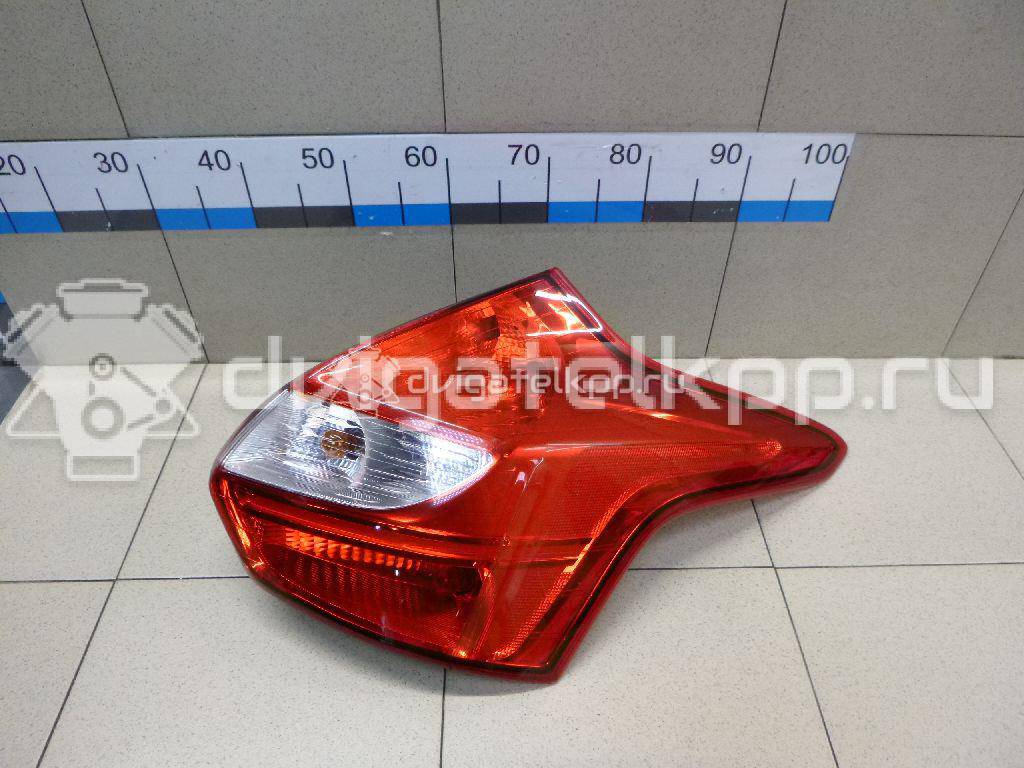 Фото Фонарь задний правый  1825318 для Ford Focus {forloop.counter}}