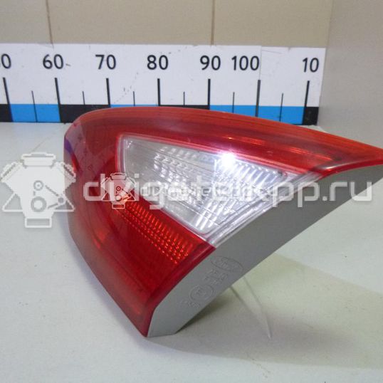 Фото Фонарь задний внутренний правый  1769301 для Ford Focus