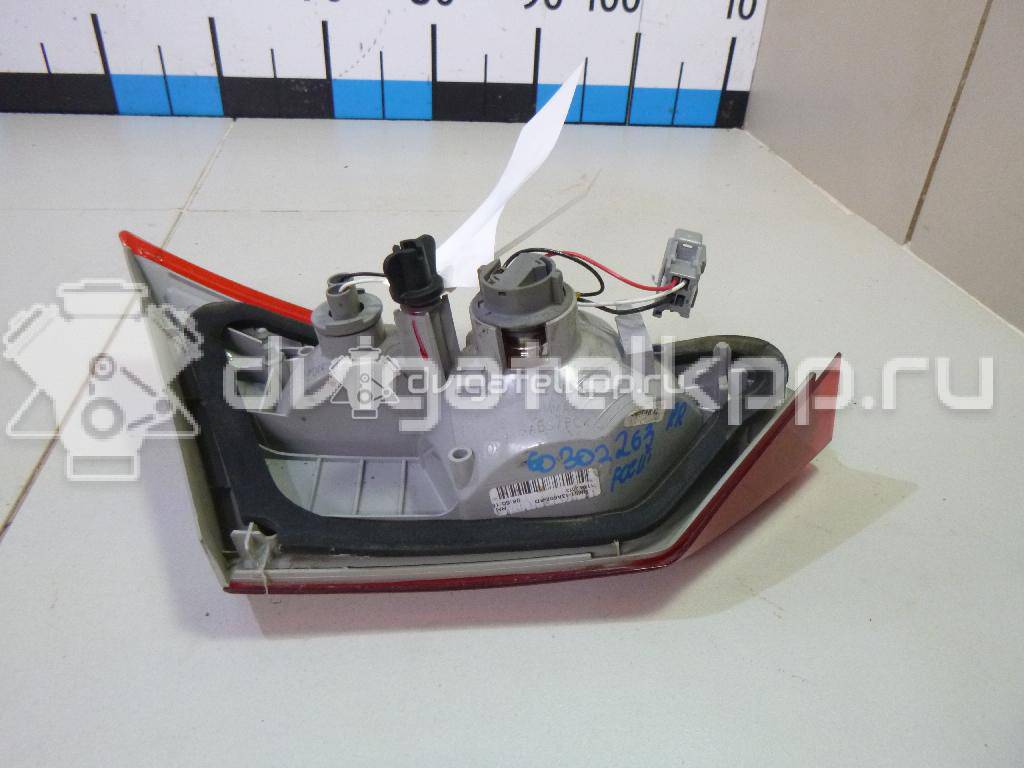 Фото Фонарь задний внутренний правый  1769301 для Ford Focus {forloop.counter}}