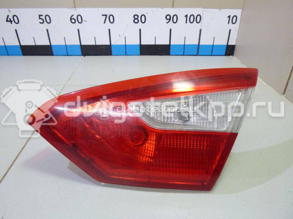 Фото Фонарь задний внутренний правый  1769301 для Ford Focus {forloop.counter}}