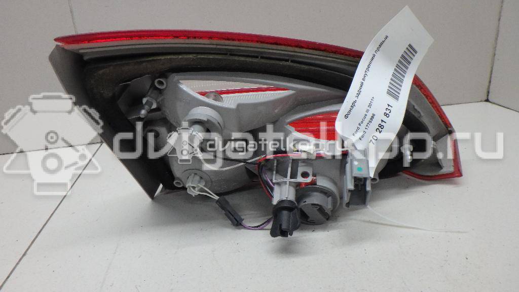 Фото Фонарь задний внутренний правый  1775996 для Ford Focus {forloop.counter}}