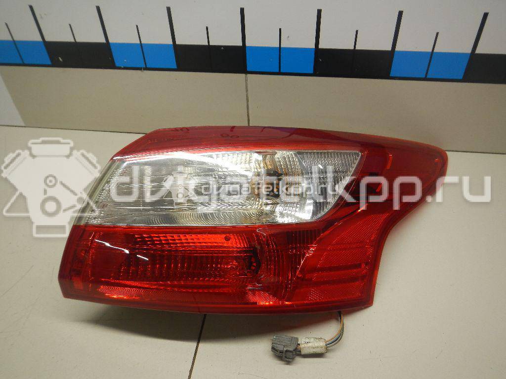 Фото Фонарь задний наружный правый  1785519 для Ford Focus {forloop.counter}}