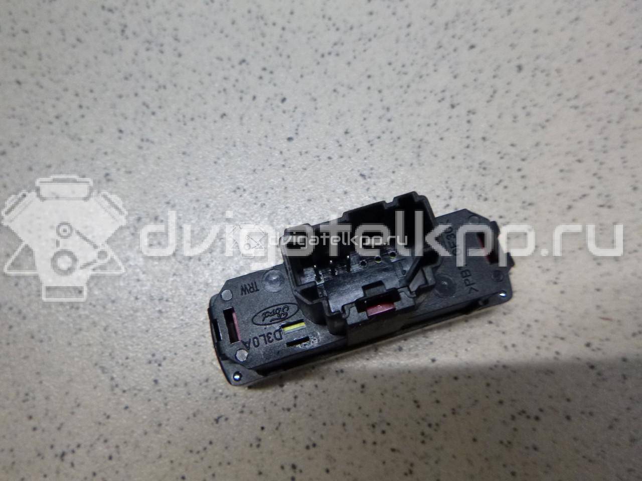 Фото Кнопка аварийной сигнализации  1553762 для Ford Galaxy / S-Max / Mondeo {forloop.counter}}