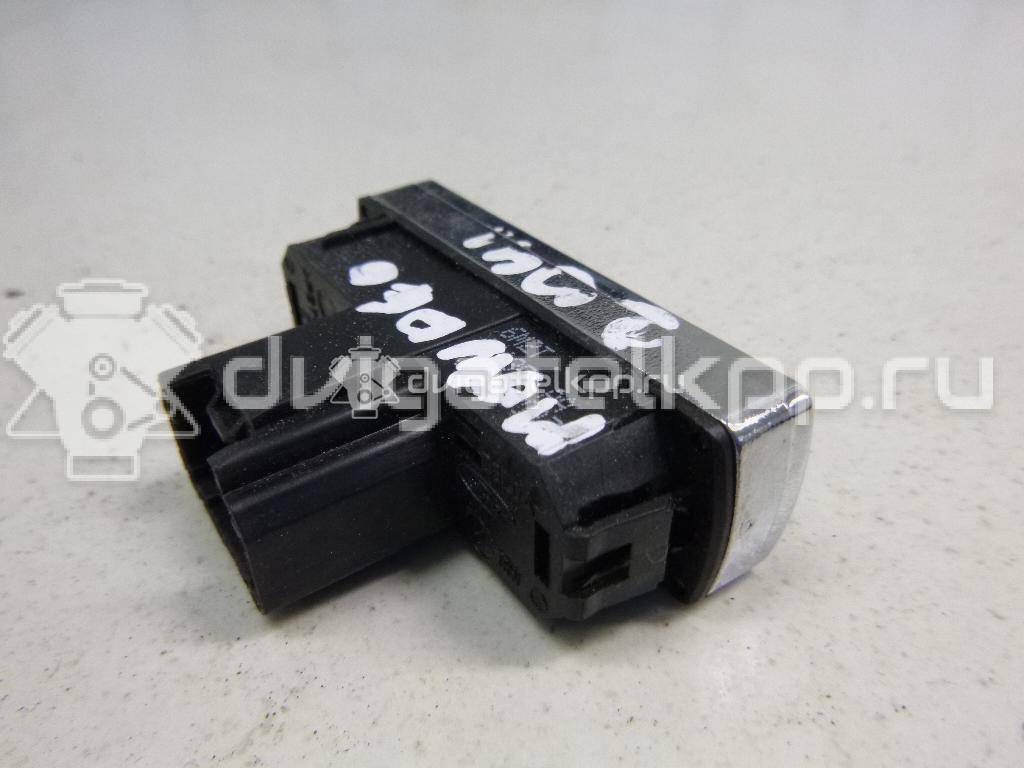Фото Кнопка аварийной сигнализации  1553762 для Ford Galaxy / S-Max / Mondeo {forloop.counter}}