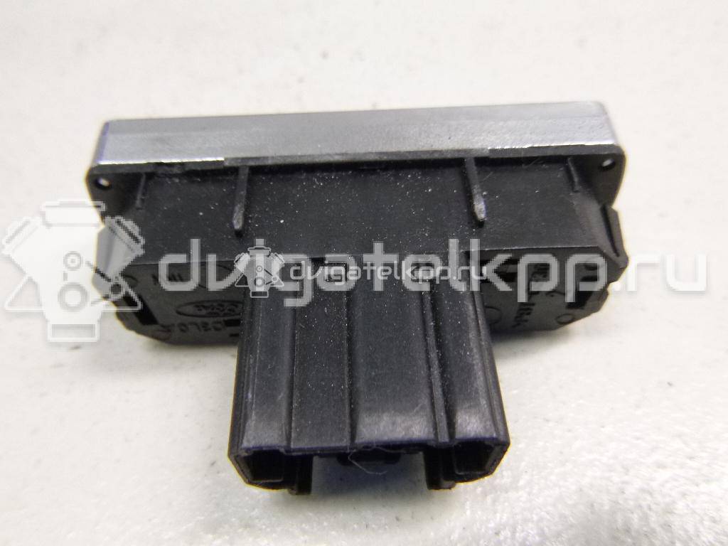 Фото Кнопка аварийной сигнализации  1553762 для Ford Galaxy / S-Max / Mondeo {forloop.counter}}