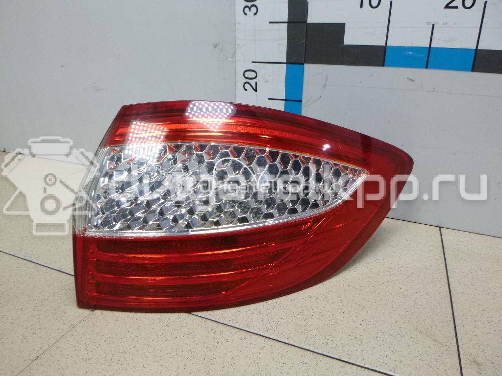 Фото Фонарь задний наружный правый  1486778 для Ford Mondeo {forloop.counter}}