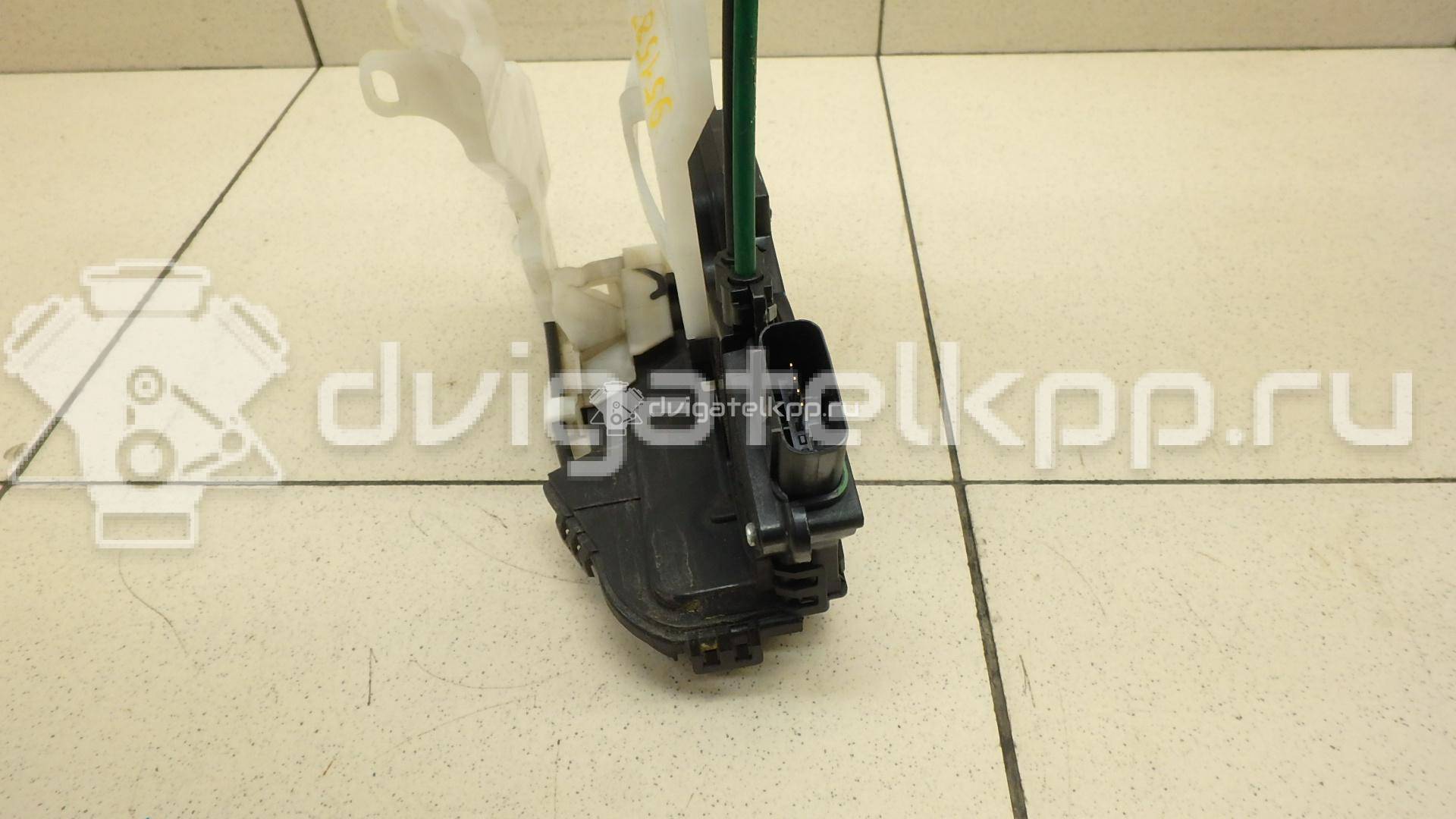 Фото Замок двери передней правой  813202P020 для Kia Sorento {forloop.counter}}
