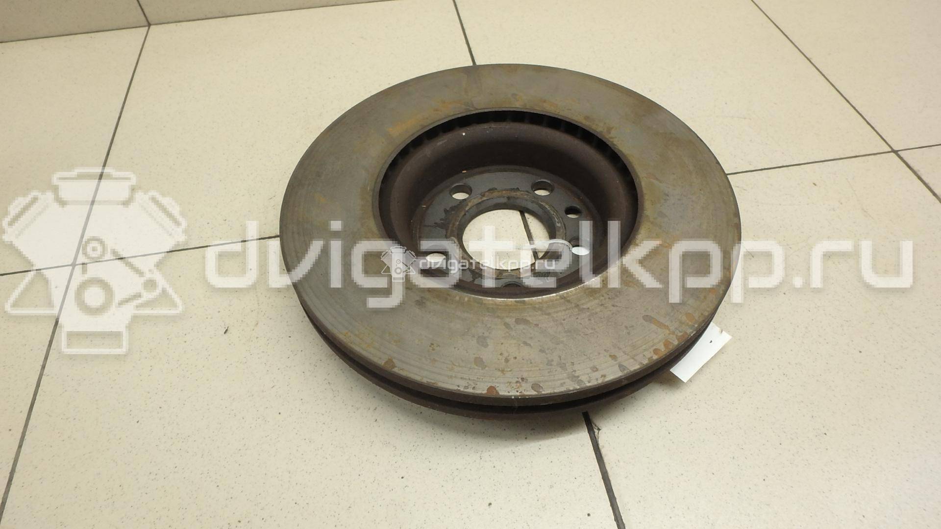 Фото Диск тормозной передний вентилируемый  LR007055 для Land Rover Freelander / Range Rover / Discovery {forloop.counter}}