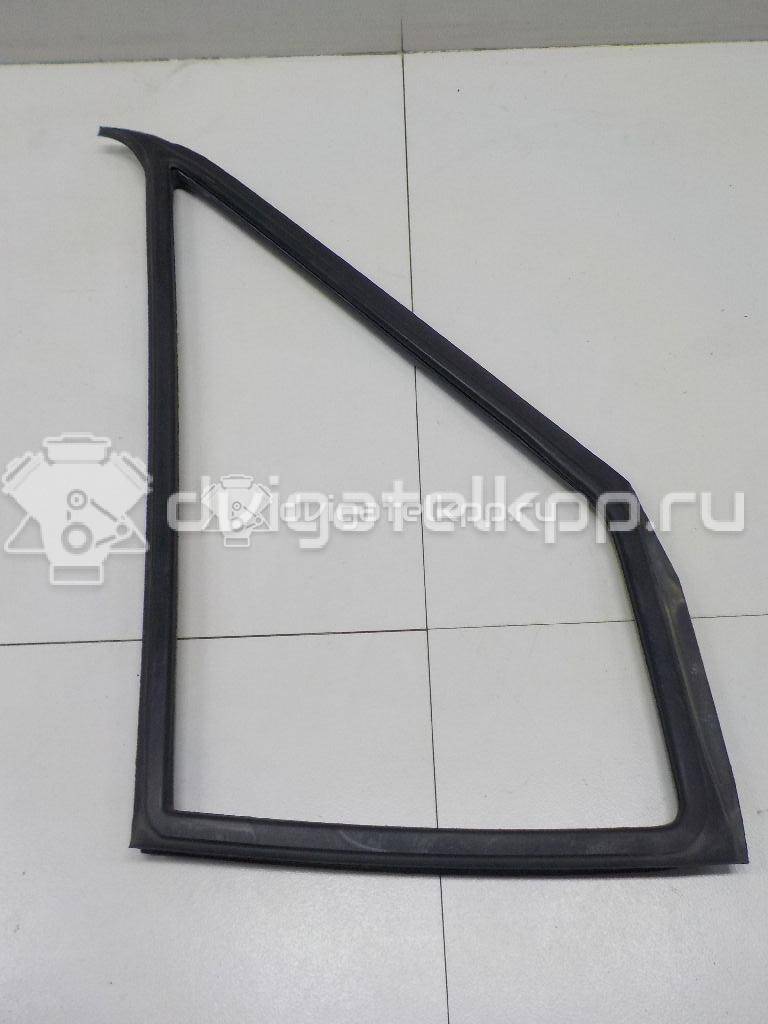 Фото Уплотнитель форточки левой  9017250120 для mercedes benz Sprinter (901-905)/Sprinter Classic (909) {forloop.counter}}