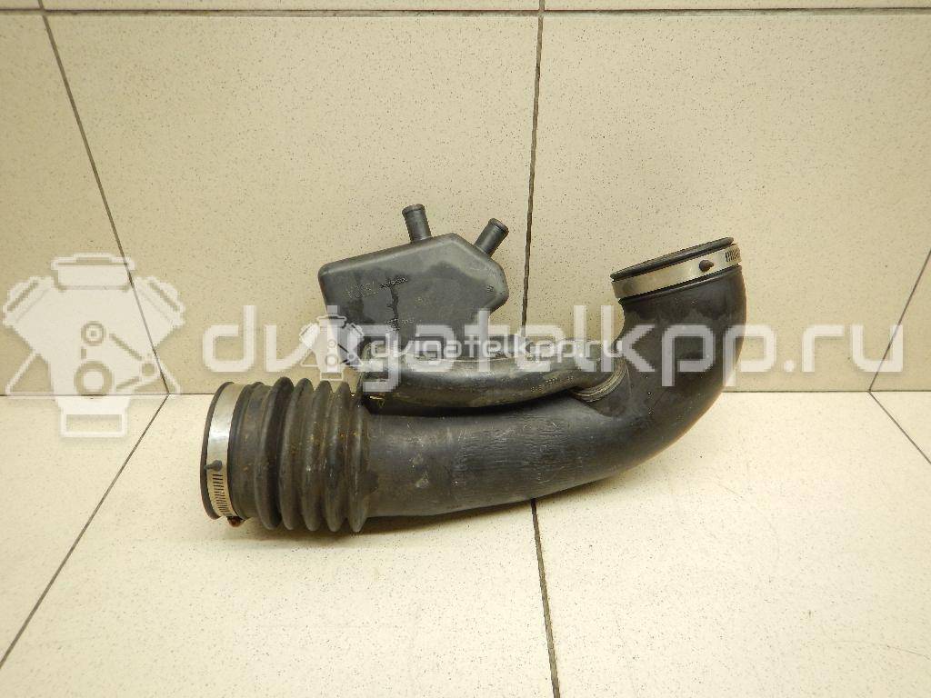 Фото Патрубок воздушного фильтра для двигателя VK56DE для Infiniti / Nissan 305-322 л.с 32V 5.6 л Бензин/спирт 165767S00A {forloop.counter}}
