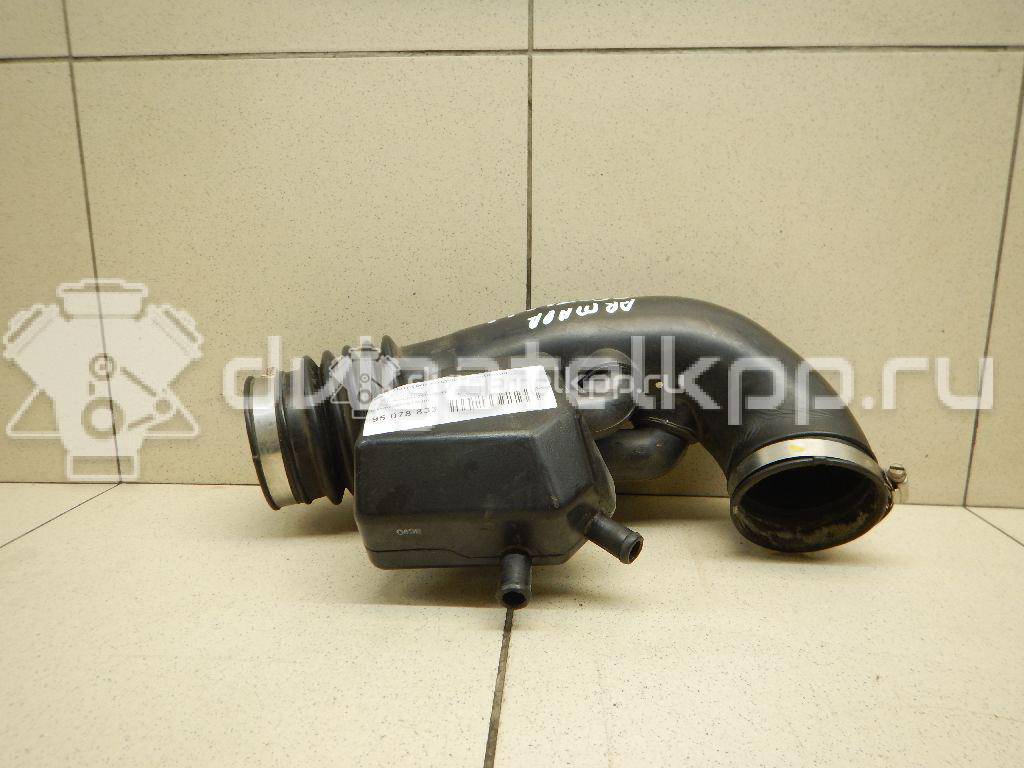 Фото Патрубок воздушного фильтра для двигателя VK56DE для Infiniti / Nissan 305-322 л.с 32V 5.6 л Бензин/спирт 165767S00A {forloop.counter}}