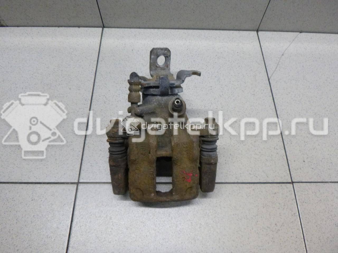 Фото Суппорт тормозной задний правый  44001BM40A для Nissan Primera / Almera {forloop.counter}}