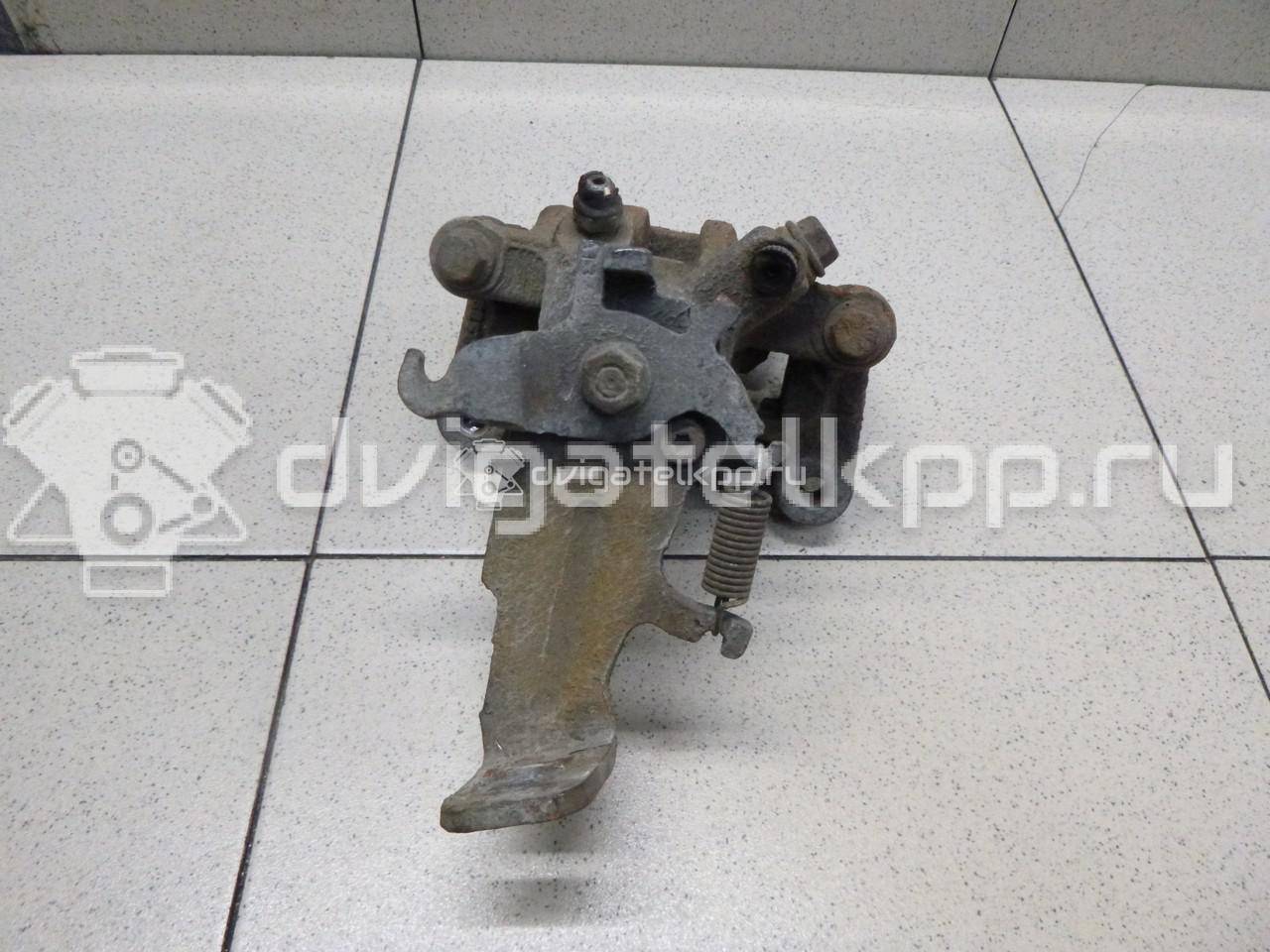 Фото Суппорт тормозной задний правый  44001BM40A для Nissan Primera / Almera {forloop.counter}}