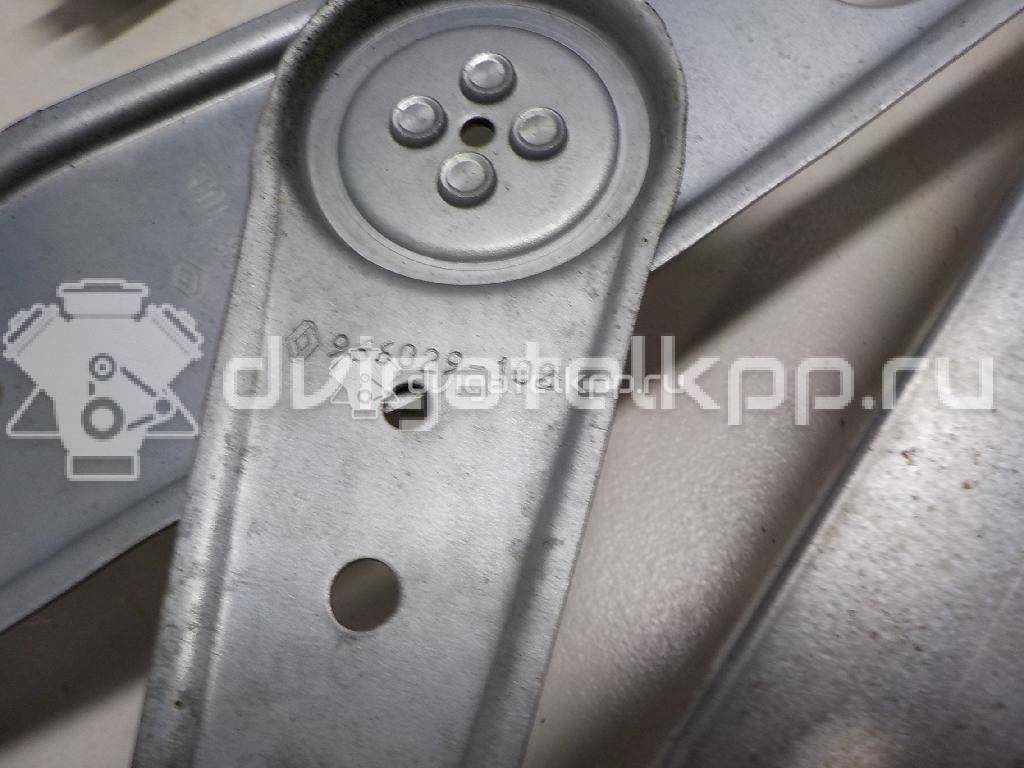 Фото Стеклоподъемник электр. передний правый  807205115R для Renault Grand / Scénic {forloop.counter}}