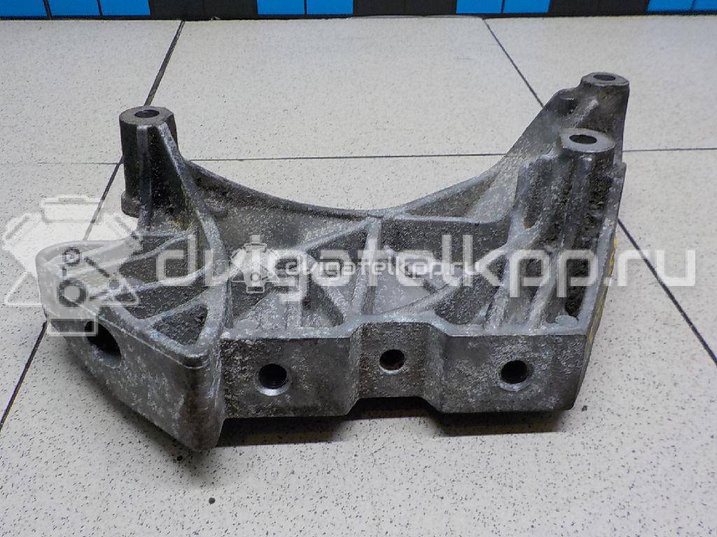 Фото Кронштейн двигателя правый  06J199207P для seat Altea {forloop.counter}}