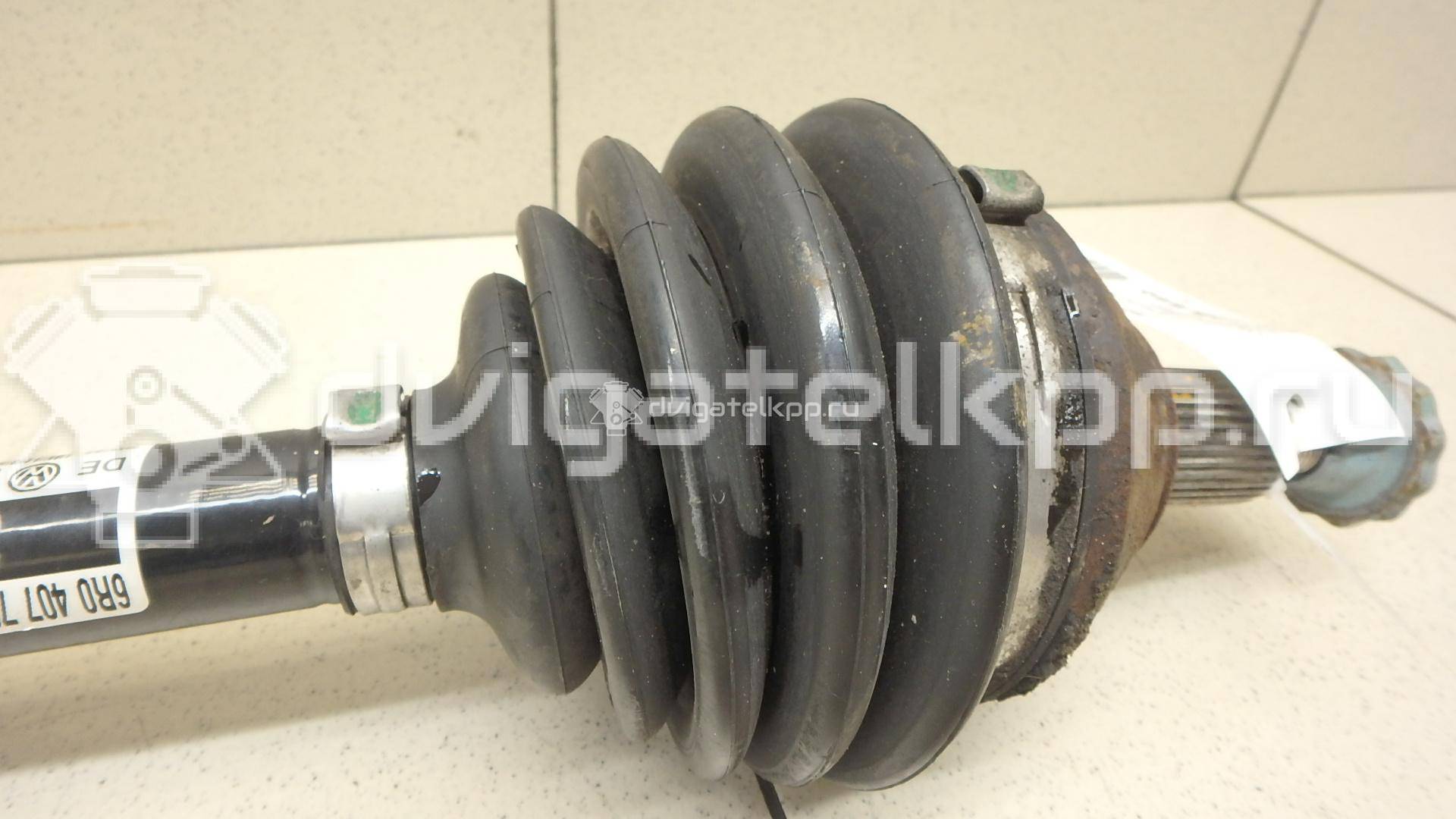 Фото Полуось передняя левая  6R0407763F для seat Toledo III {forloop.counter}}