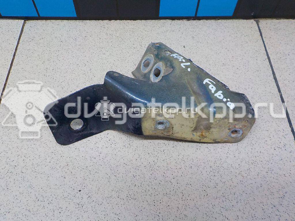 Фото Кронштейн крепления крыла  6Y0821141 для Skoda Fabia {forloop.counter}}