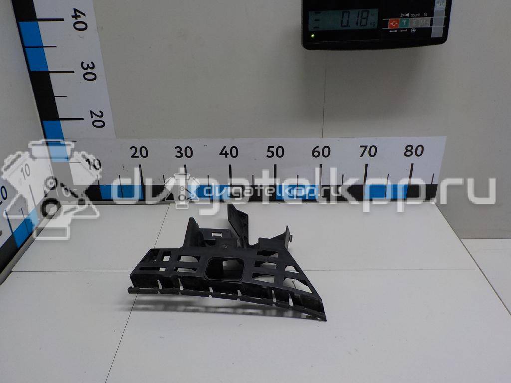 Фото Кронштейн переднего бампера правый  5J0807056 для Skoda Roomster 5J / Fabia {forloop.counter}}
