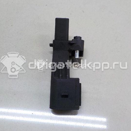 Фото Датчик положения коленвала  032906433 для Skoda Roomster 5J / Octaviaii 1Z3 / Yeti 5L / Fabia / Octavia