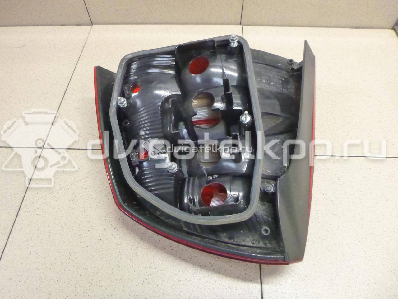 Фото Фонарь задний левый  1Z5945111B для Skoda Octavia / Octaviaii 1Z3 {forloop.counter}}